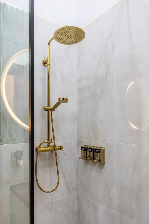 Holt Old Town Luxury Suites Bucarest Esterno foto