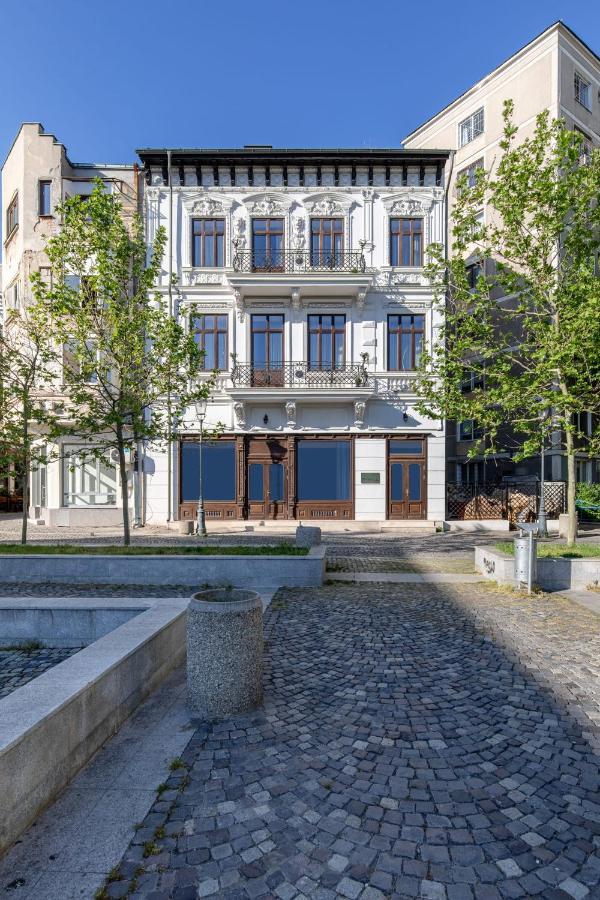 Holt Old Town Luxury Suites Bucarest Esterno foto